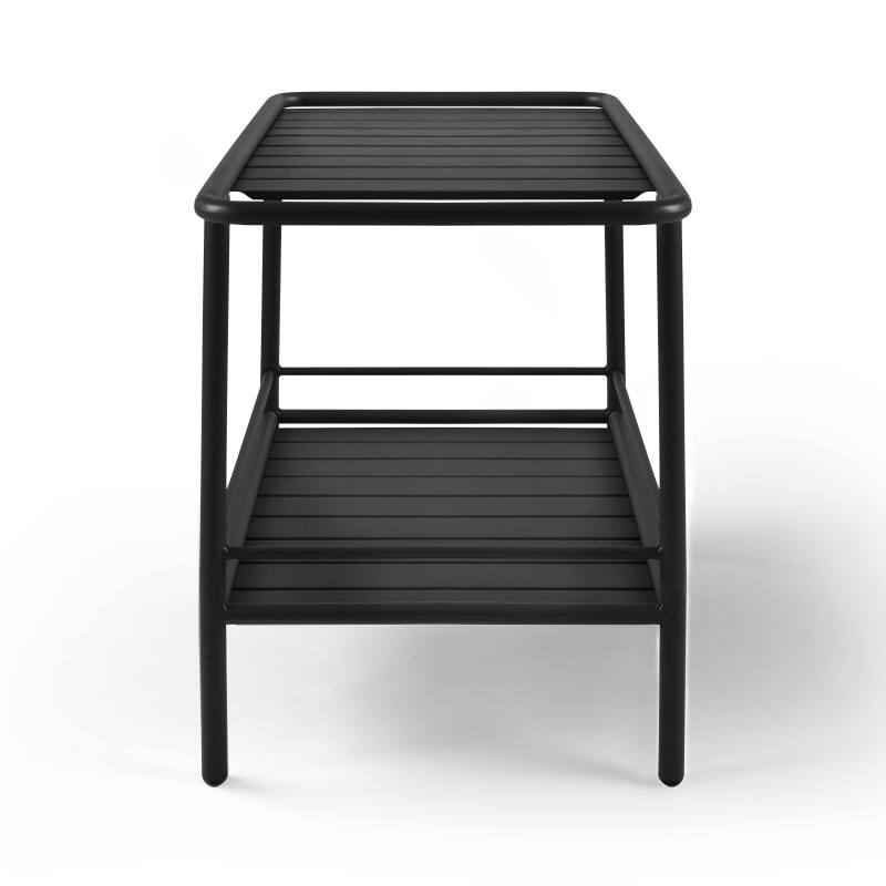 Rollwagen aus Metall im industriellen Stil