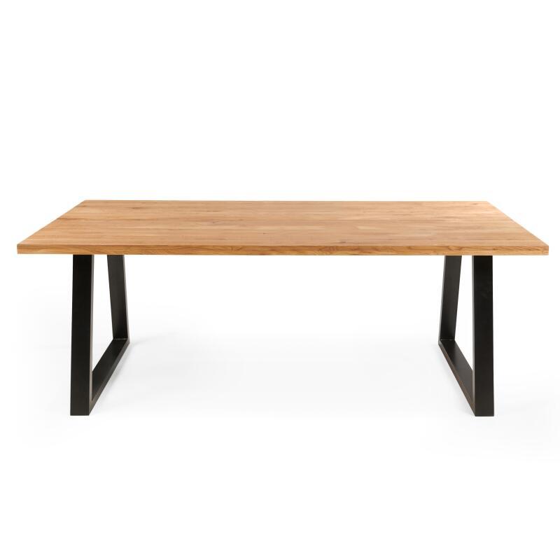 Rechteckiger Esstisch aus FSC®-Eiche mit normaler Kante und trapezförmigen Beinen