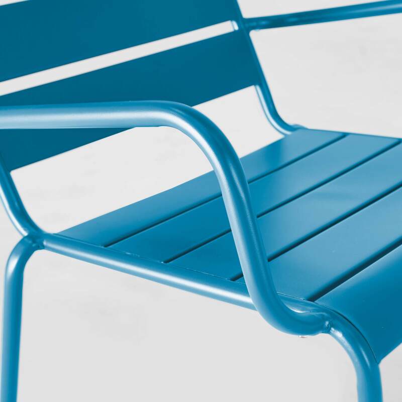 Set aus 2 niedrigen Sesseln mit ungleichen anthrazitgrauen Metall-Fußstützen + 1 Farbe