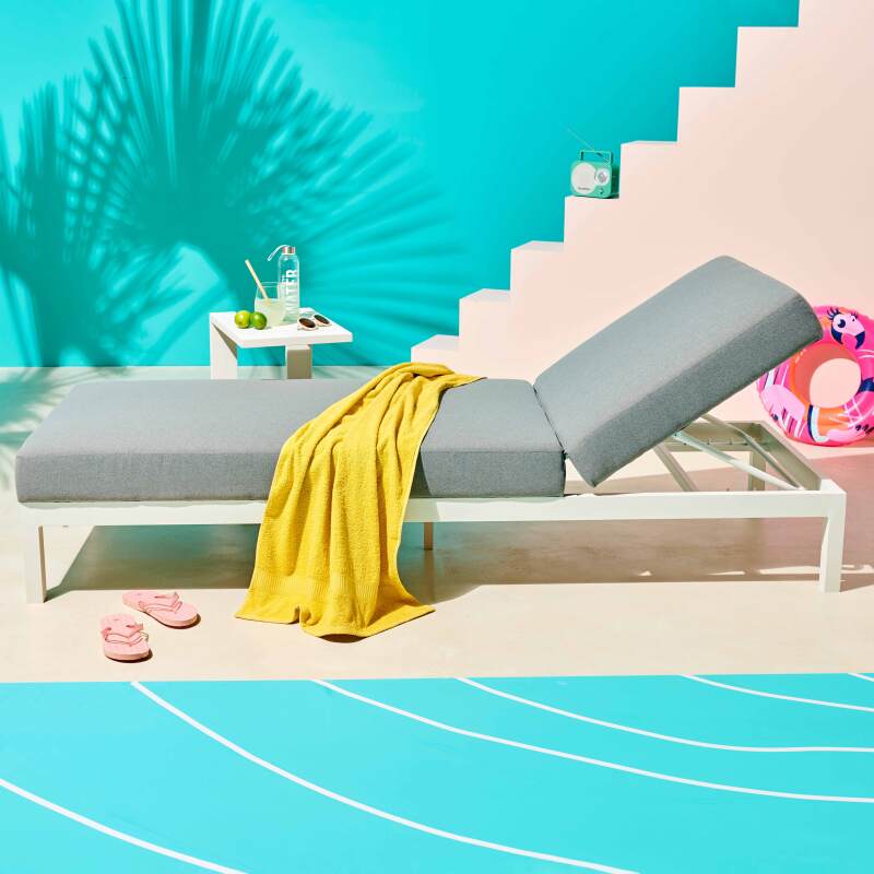 Sonnenliegestuhl mit Kissen und Tablett, 5-fach verstellbar