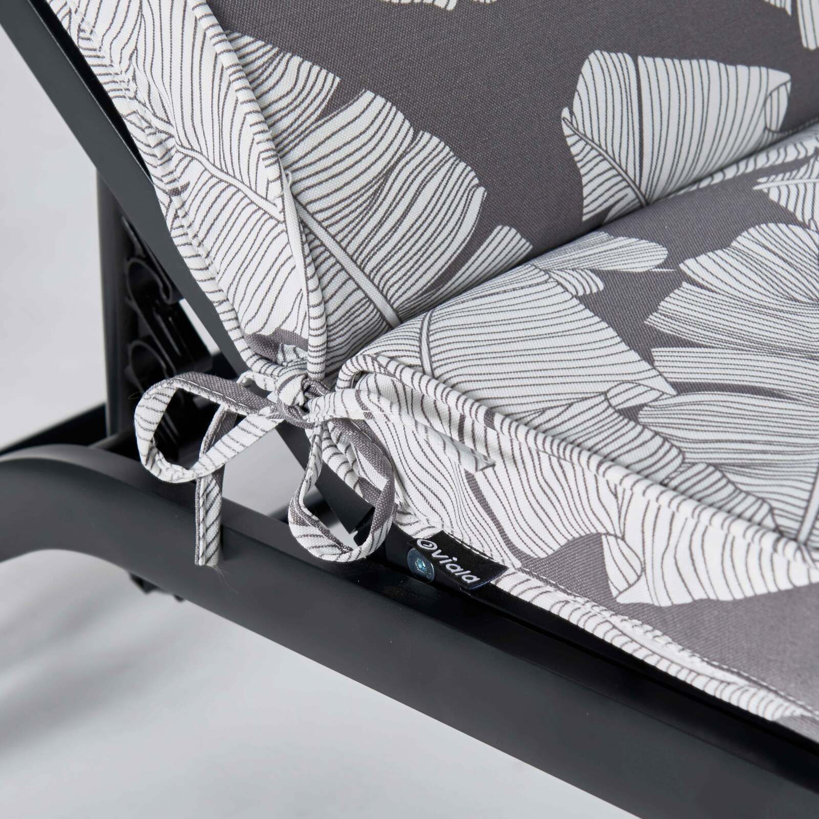 Set aus 2 Liegestuhlkissen mit Mustern