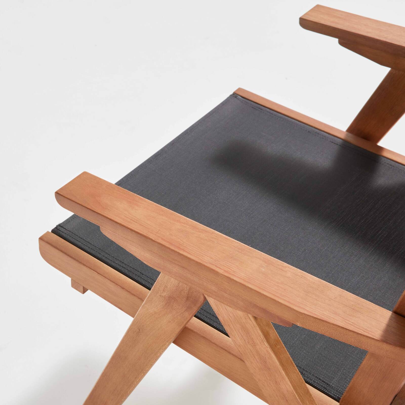 Entspannungssessel aus FSC®-zertifiziertem Eukalyptusholz mit Fußstütze 