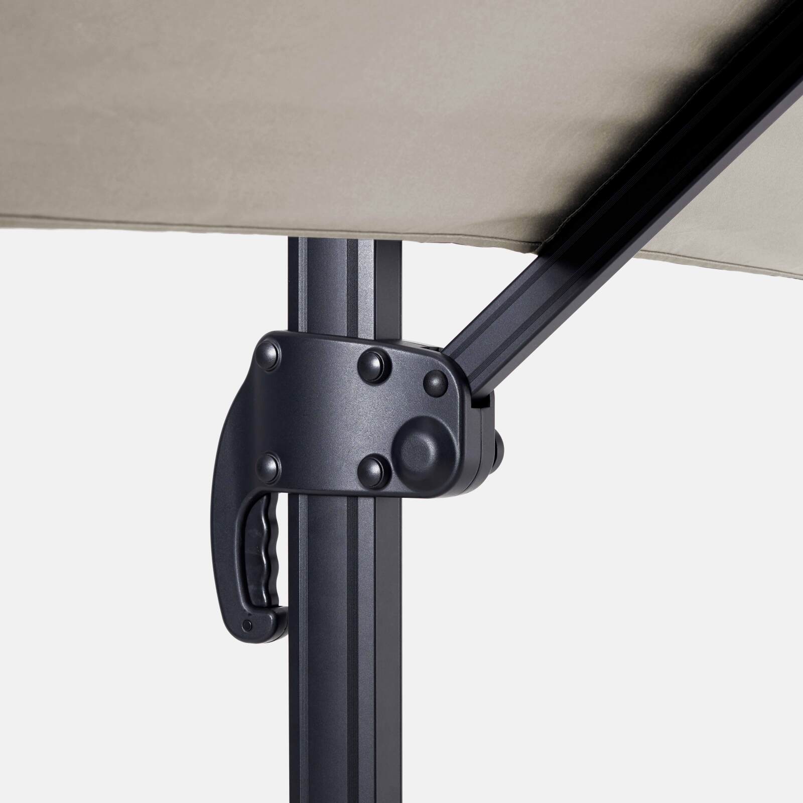 Rechteckiges, versetztes Sonnenschirm-Set, drehbar um 360° (2 x 3 m) + Ballastplatte auf Rädern 100 l Rechteckiges, versetztes Sonnenschirm-Set, drehbar um 360° (2 x 3 m) + Ballastplatte auf Rädern 100 l