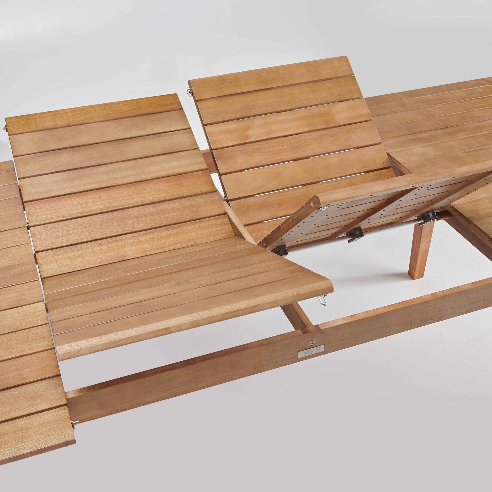 Rechteckiger ausziehbarer Gartentisch mit 8 Stühlen und 2 Armlehnenstühlen aus FSC®-Eukalyptusholz 