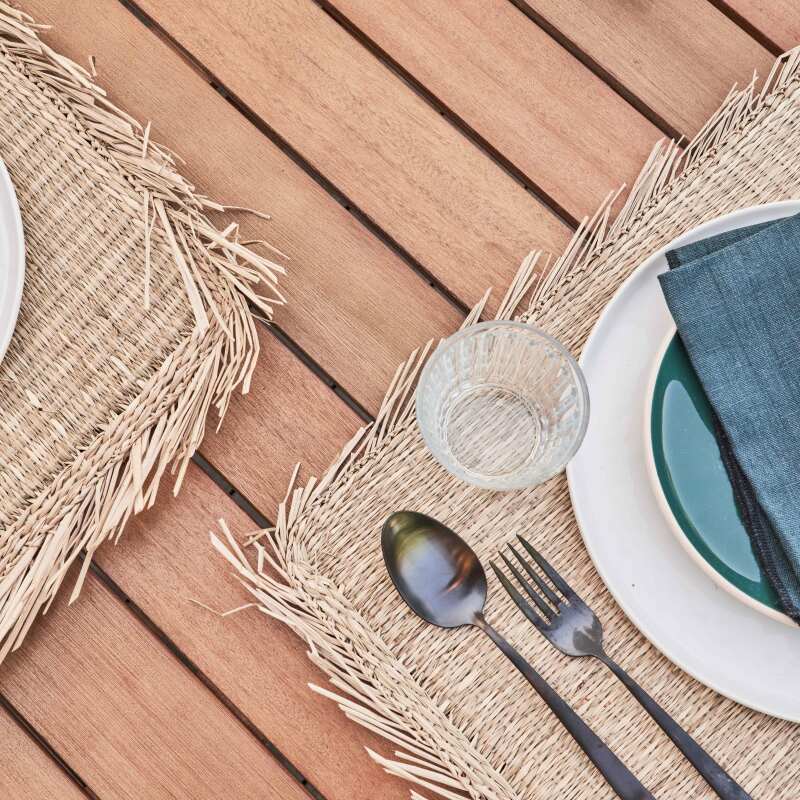 Rechteckiger ausziehbarer Gartentisch mit 8 Stühlen und 2 Armlehnenstühlen aus FSC®-Eukalyptusholz