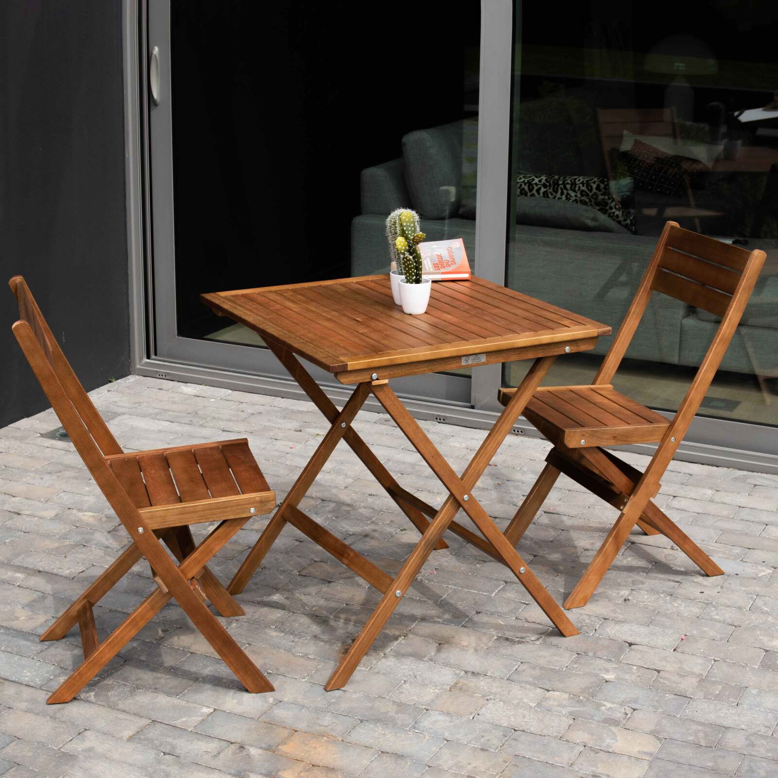 Klappbarer Bistrot-Tisch in Quadratischer Form (70x70x75) aus FSC®-zertifiziertem Eukalyptusholz Klappbarer Bistrot-Tisch in Quadratischer Form (70x70x75) aus FSC®-zertifiziertem Eukalyptusholz