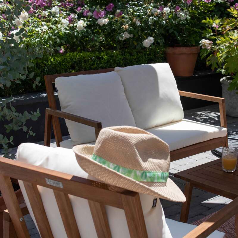 Gartenlounge-Set aus FSC®-zertifiziertem Eukalyptusholz mit 1 Sofa, 2 Sesseln und einem Couchtisch  (5/7)