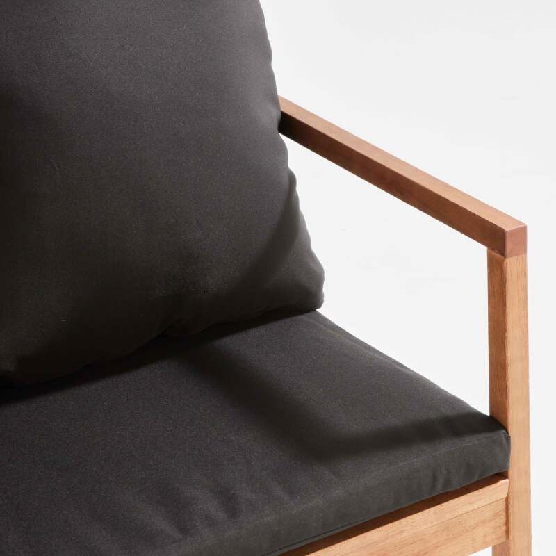 Gartenlounge-Set aus FSC®-zertifiziertem Eukalyptusholz mit 1 Sofa, 2 Sesseln und einem Couchtisch 