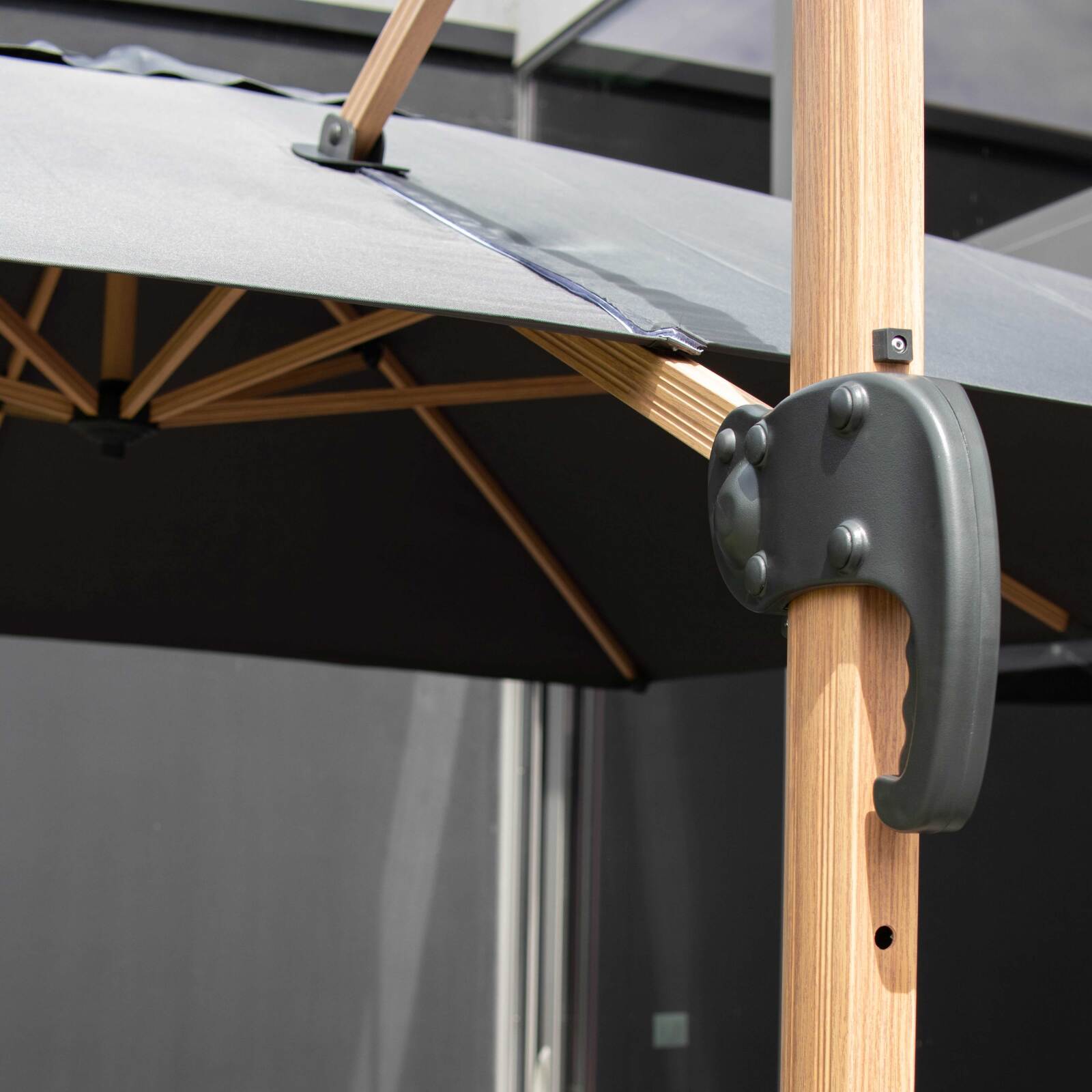 Set aus Sonnenschirm kippbar(3 x 3m) + Gewichtsplatte auf Rädern 100L Set aus Sonnenschirm kippbar(3 x 3m) + Gewichtsplatte auf Rädern 100L