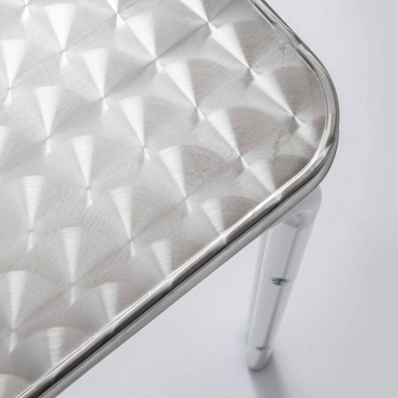 Quadratischer Gartentisch aus Aluminium (70 cm x 70 cm x 72 cm)