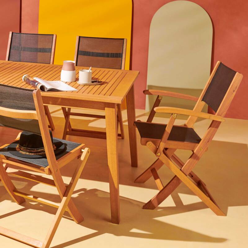 Set aus 2 klappbaren Gartenstühlen aus FSC®-zertifiziertem Holz mit Armlehnen 