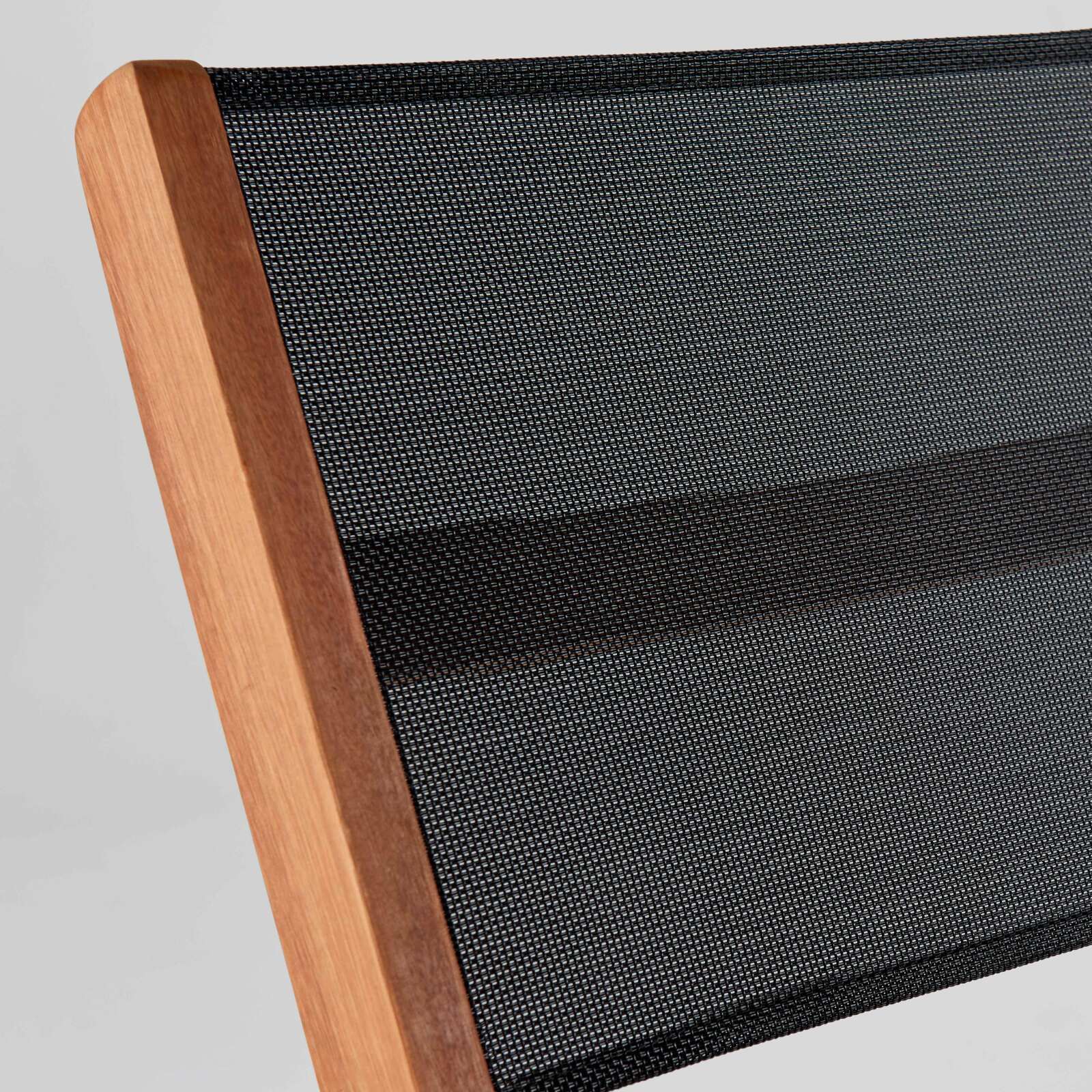 Set von 2 klappbaren Gartenstühlen aus FSC®-zertifiziertem Holz 