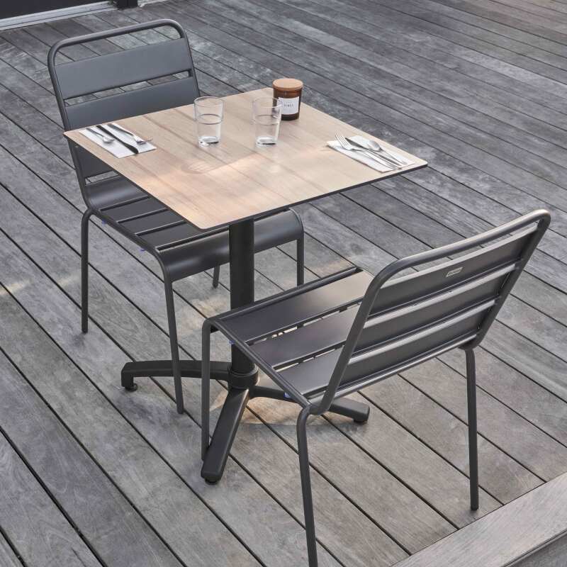 Quadratischer Gartentisch 60 x 60 cm mit neigbarer HPL-Oberfläche
