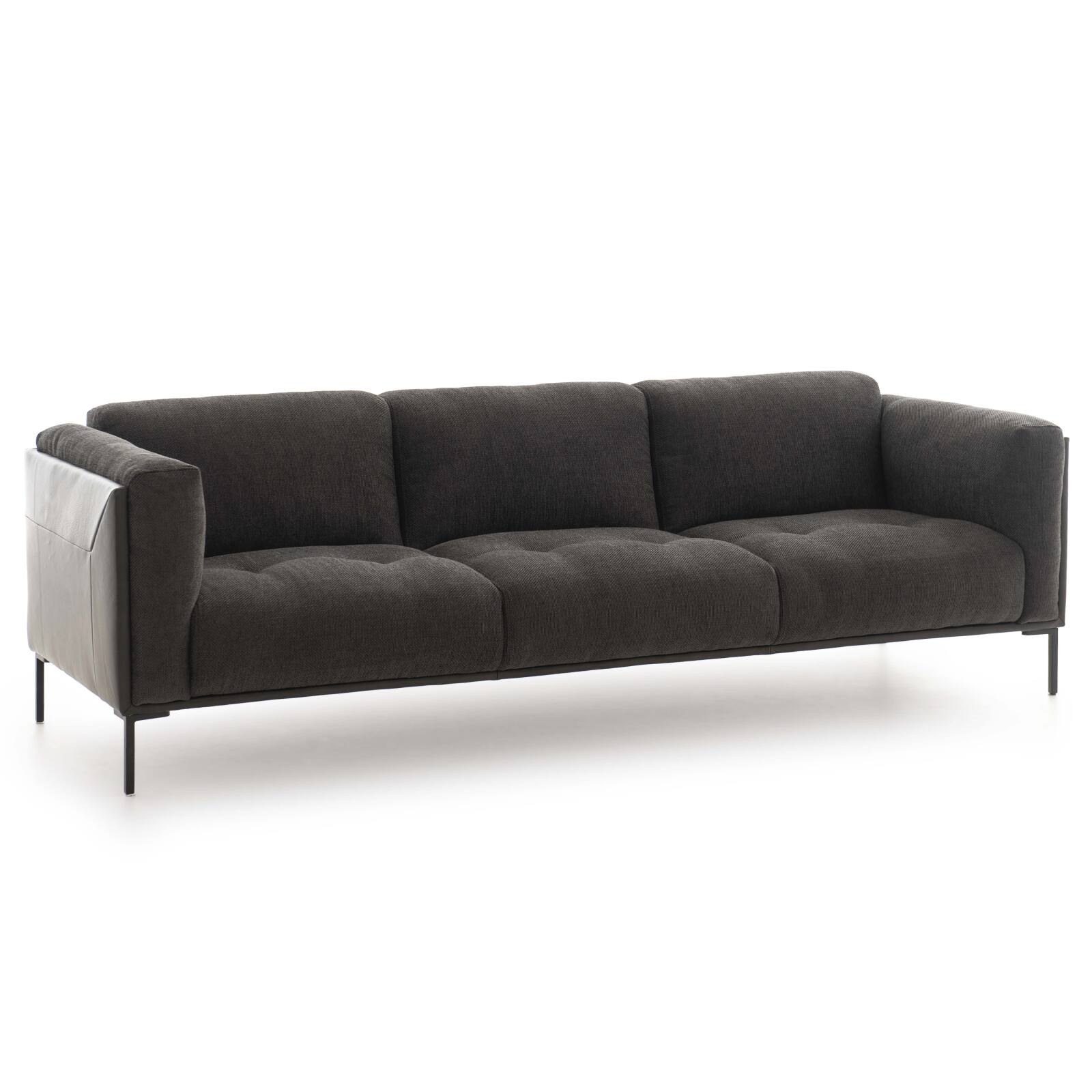 Großes Sofa aus zweierlei Materialien, Leder und meliertem Stoff, für 4 Personen  Großes Sofa aus zweierlei Materialien, Leder und meliertem Stoff, für 4 Personen