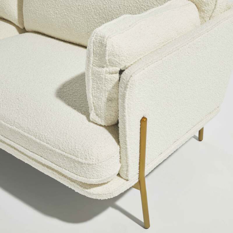 Dreisitzer-Sofa aus FSC®-zertifiziertem Holz und Bouclé-Stoff