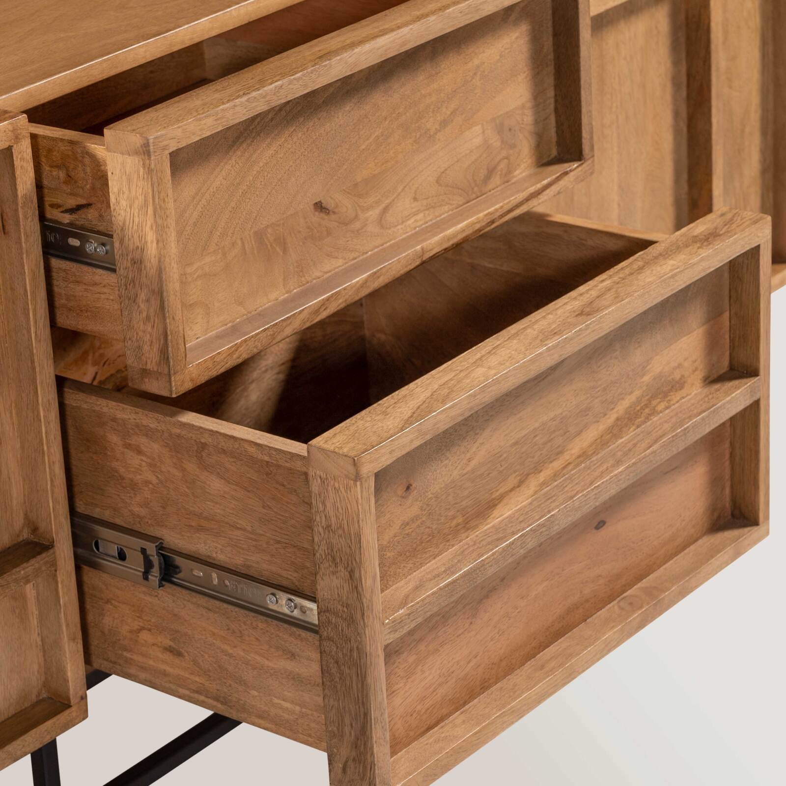 TV-Möbel mit Schublade und Tür aus massivem Mangoholz, 140 cm 