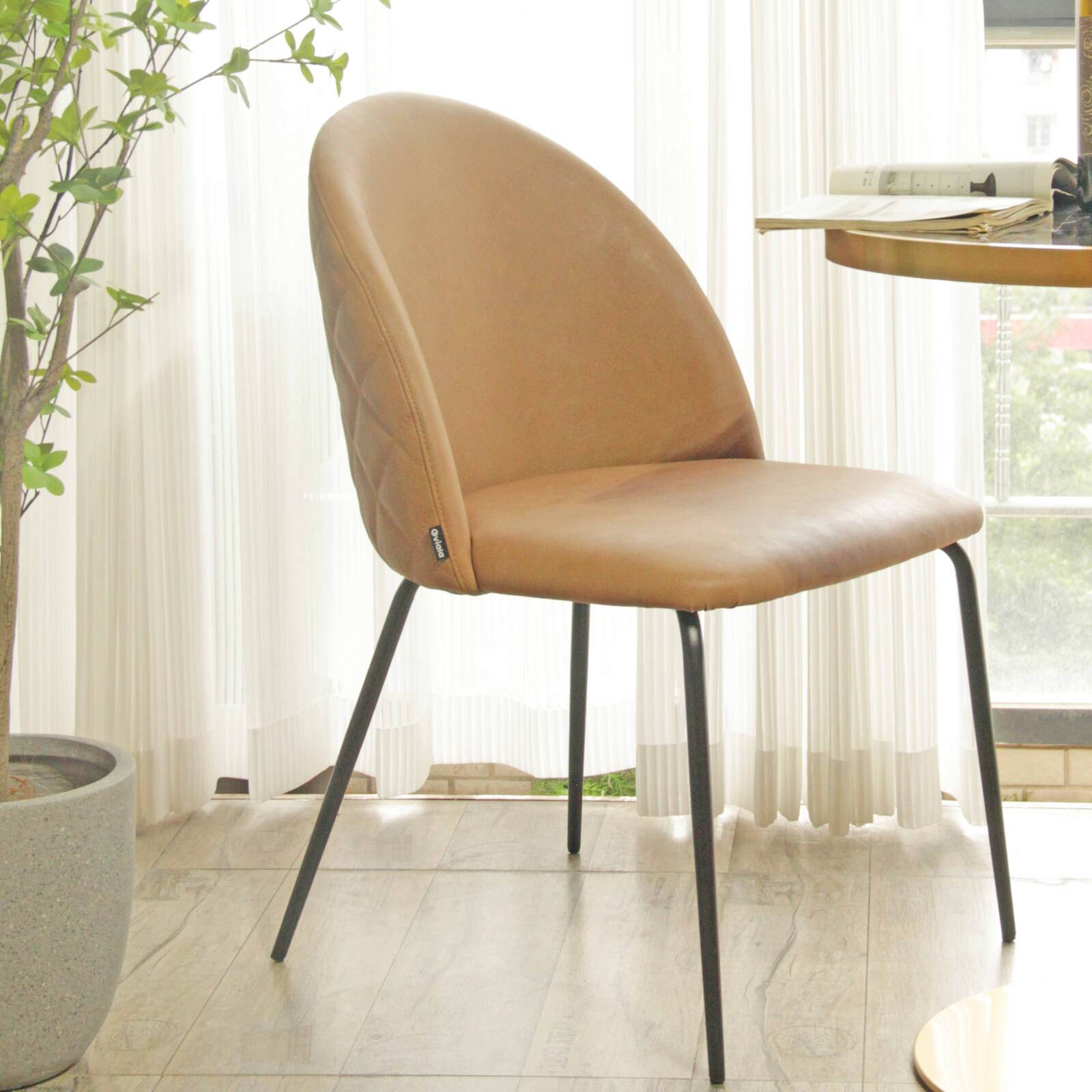 Set von 4 Esszimmerstuhl aus beschichtetem Textil und FSC®-zertifiziertem Holz 