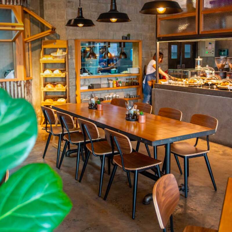 Set von 2 FSC®-zertifizierten Holzstühlen