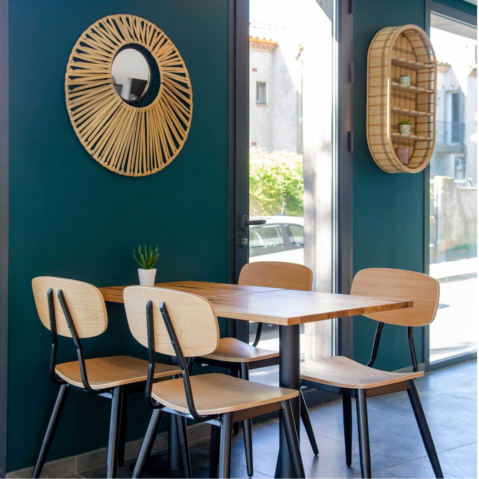 Set von 2 FSC®-zertifizierten Holzstühlen