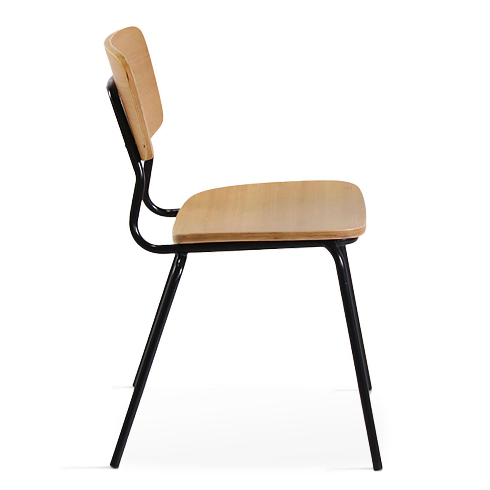 Set aus 2 Vintage-Holzstühlen mit FSC®-Zertifizierung Set aus 2 Vintage-Holzstühlen mit FSC®-Zertifizierung