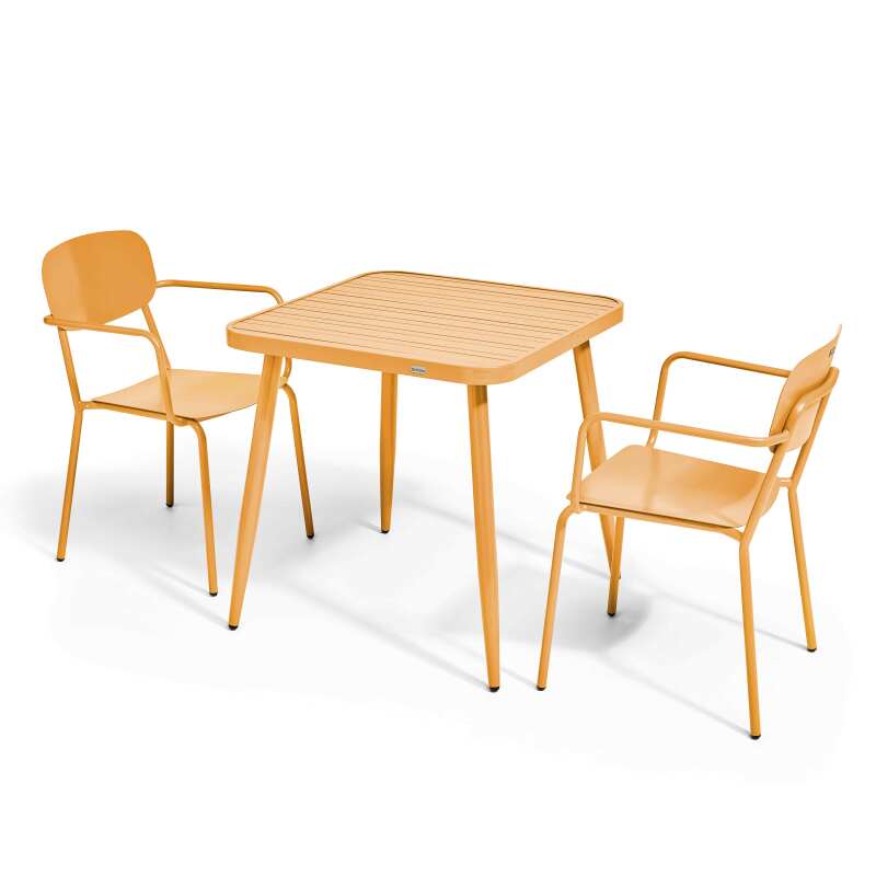 Quadratischer Gartentisch 75 x 75 cm und 2 Stühle mit Armlehnen aus Aluminium 