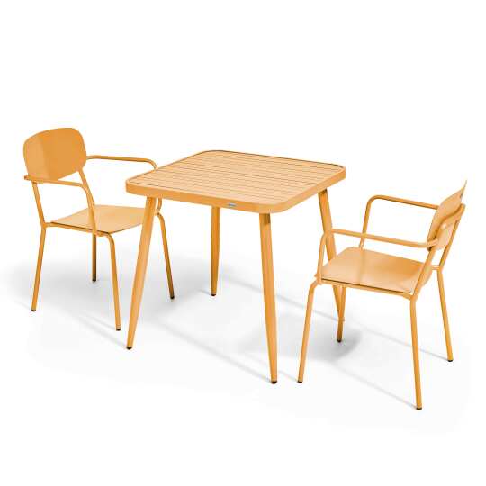 Quadratischer Gartentisch 75 x 75 cm und 2 Stühle mit Armlehnen aus Aluminium