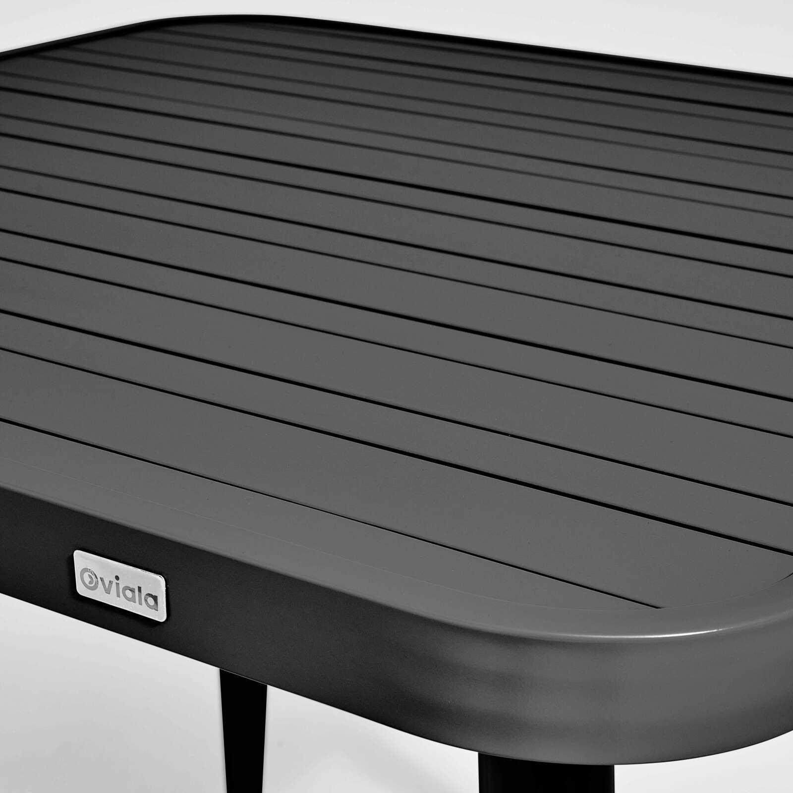 Rechteckiger Gartentisch 150 x 75 cm mit 4 Aluminiumstühlen 