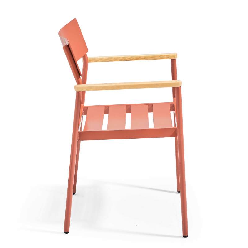 Rechteckiger Gartentisch 150 x 75 cm mit 4 Stühlen mit Armlehnen aus Aluminium und Holz  (6/7)