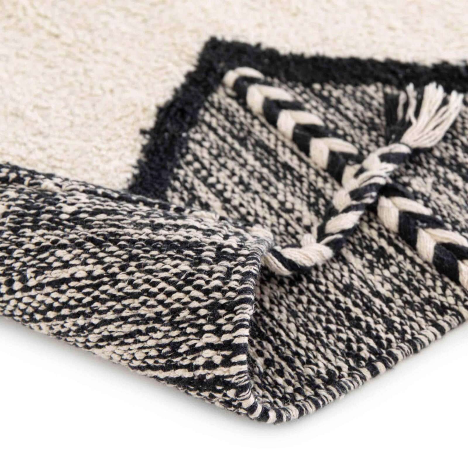 Rechteckiger Berber-Baumwollteppich mit getufteten Fransen und kurzem Flor 