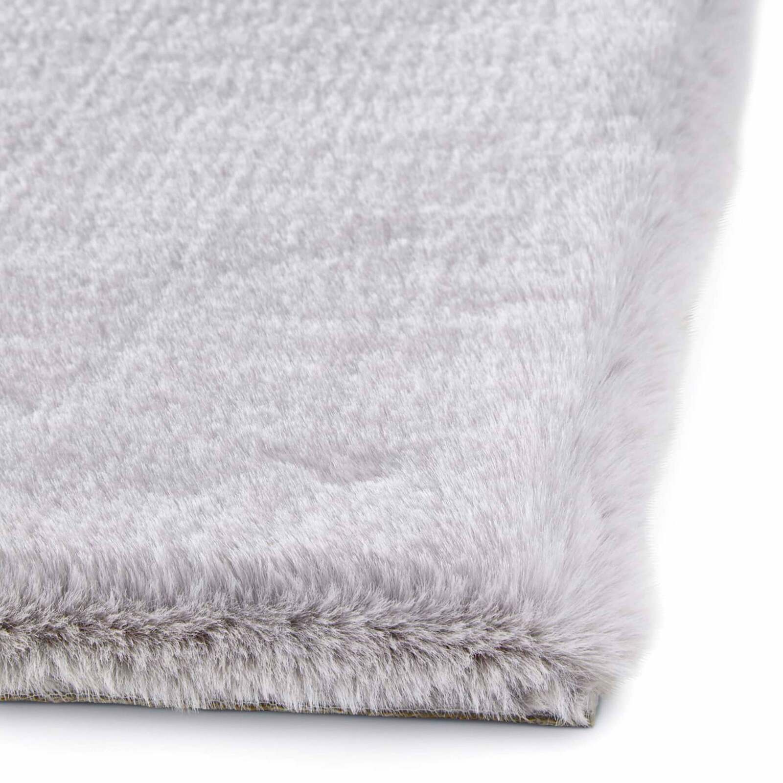 Rechteckiger Teppich aus Kunstfell mit langen Haaren 