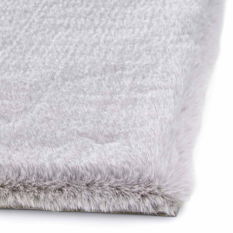 Rechteckiger Teppich aus Kunstfell mit langen Haaren 