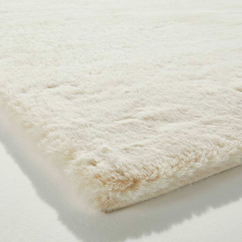 Rechteckiger Teppich aus Kunstfell mit langen Haaren  (2/4)