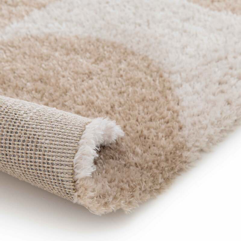 Rechteckiger Teppich im Seventies-Muster mit langem Flor aus recyceltem Polyester 