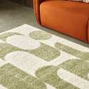 Rechteckiger Teppich im Seventies-Muster mit langem Flor aus recyceltem Polyester 