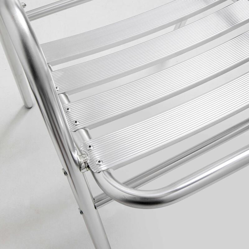 Set von 4 Gartenstühlen mit Armlehnen aus Aluminium