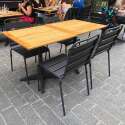 Quadratischer Holztisch 70 x 70 cm + 2 Stühle aus Metall