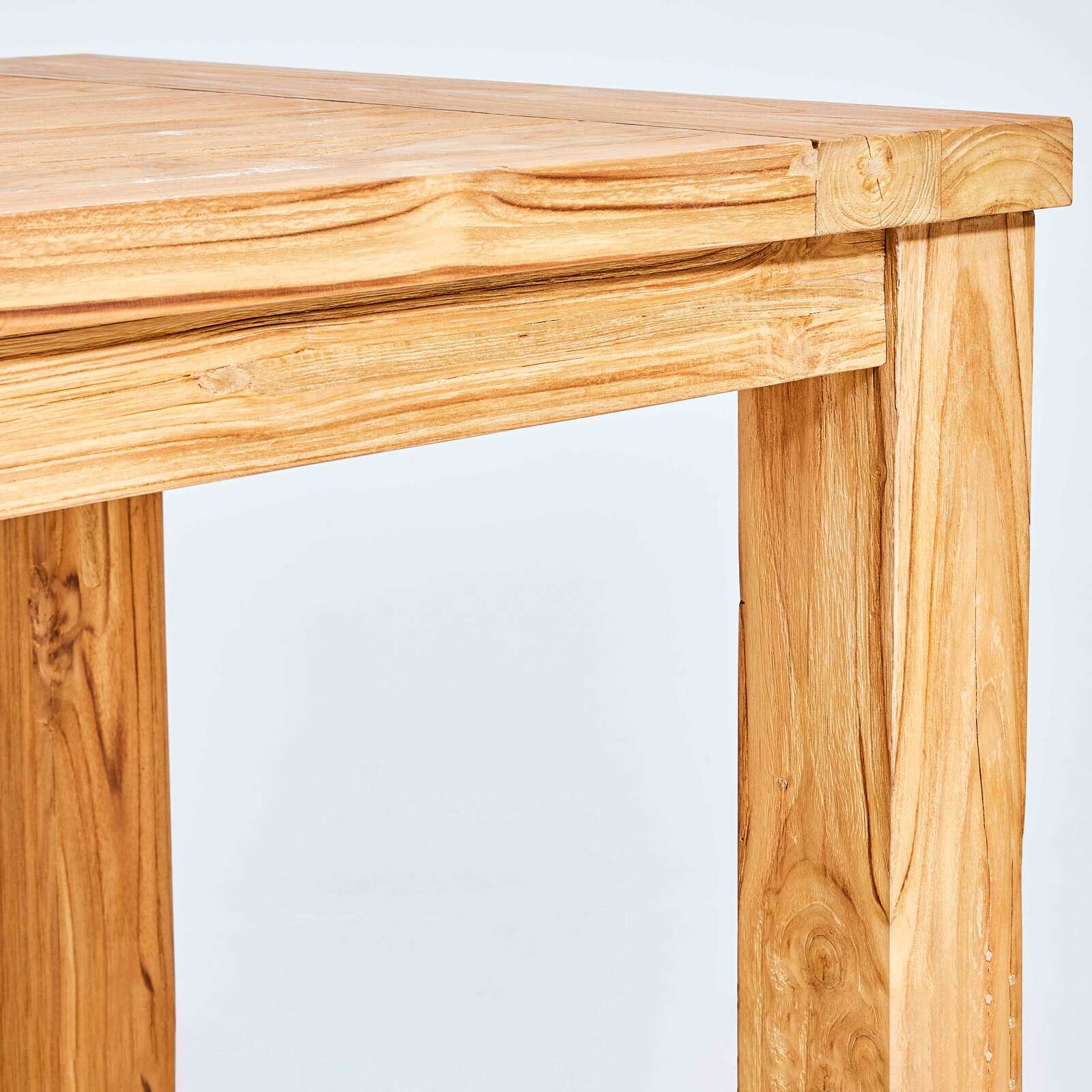 Hoher Garten-Hochtisch aus recyceltem Teakholz, 120 cm Hoher Garten-Hochtisch aus recyceltem Teakholz, 120 cm