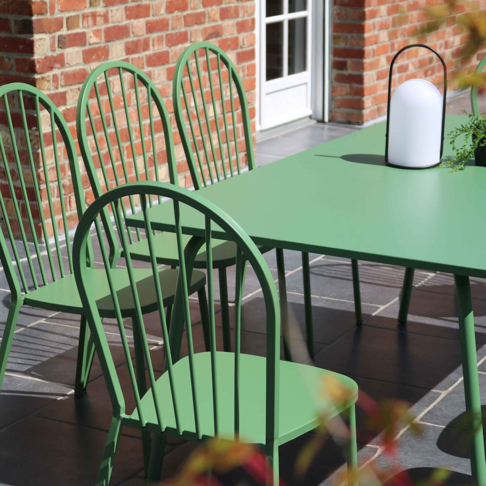 Rechteckiger Gartentisch 180 x 90cm und 8 Bistrostühle aus Metall 