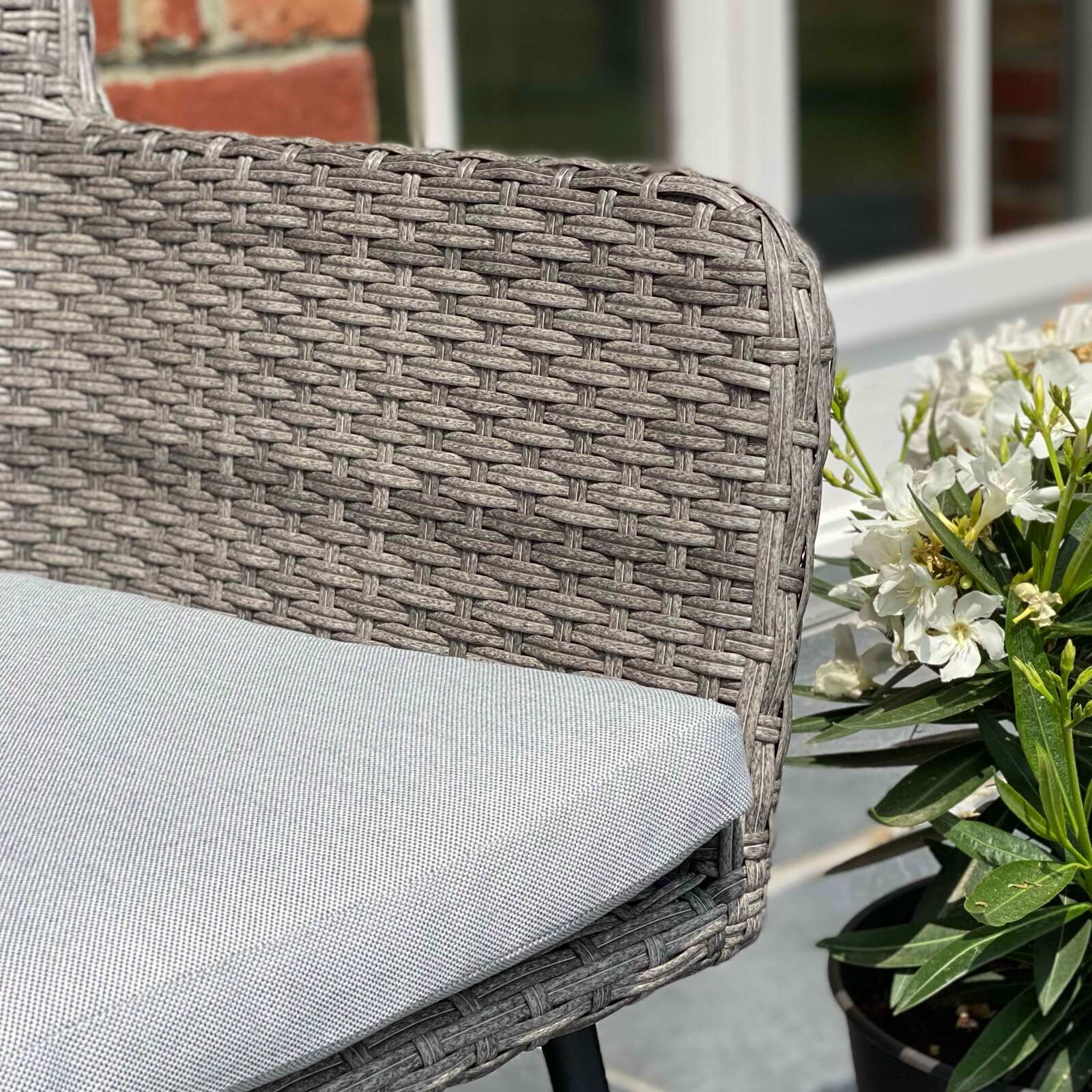 Set von 2 Gartenstühlen aus geflochtenem Harz 