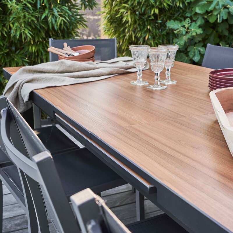Ausziehbarer rechteckiger Gartentisch 320 x 100 x 76 cm mit 8 Stühlen und 2 Stühlen mit Armlehnen