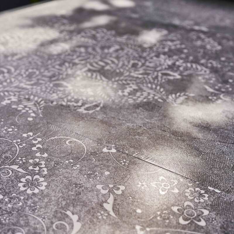 Gartentisch aus Keramik mit Stempel-Effekt, 230 x 95 cm, mit 8 Stühlen und 2 Stühlen mit Armlehnen