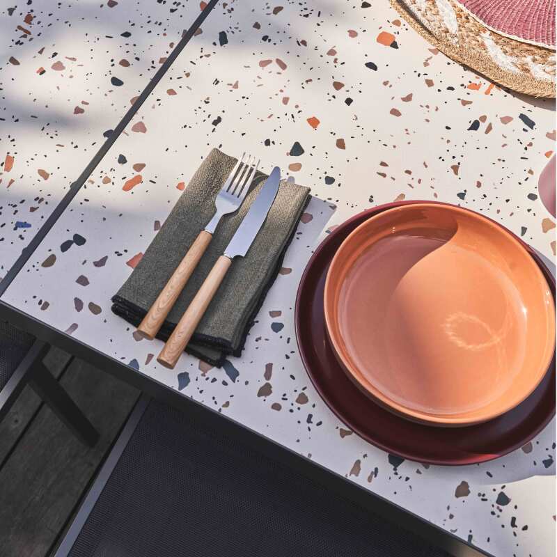 Gartentisch aus Keramik mit Terrazzo-Effekt (182 x 121 x 74 cm)
