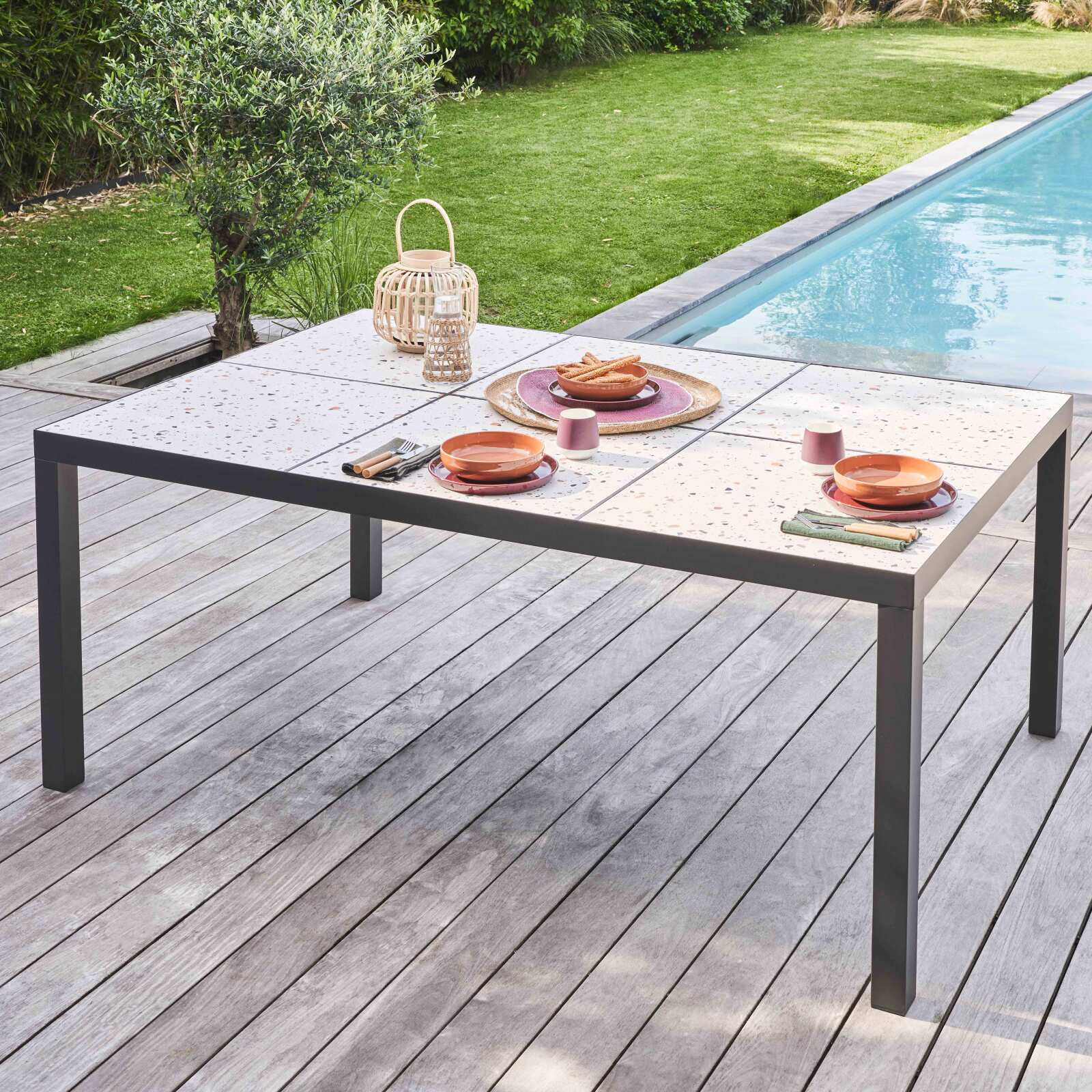 Gartentisch aus Keramik mit Terrazzo-Effekt 182 x 121 cm mit 10 Stühlen