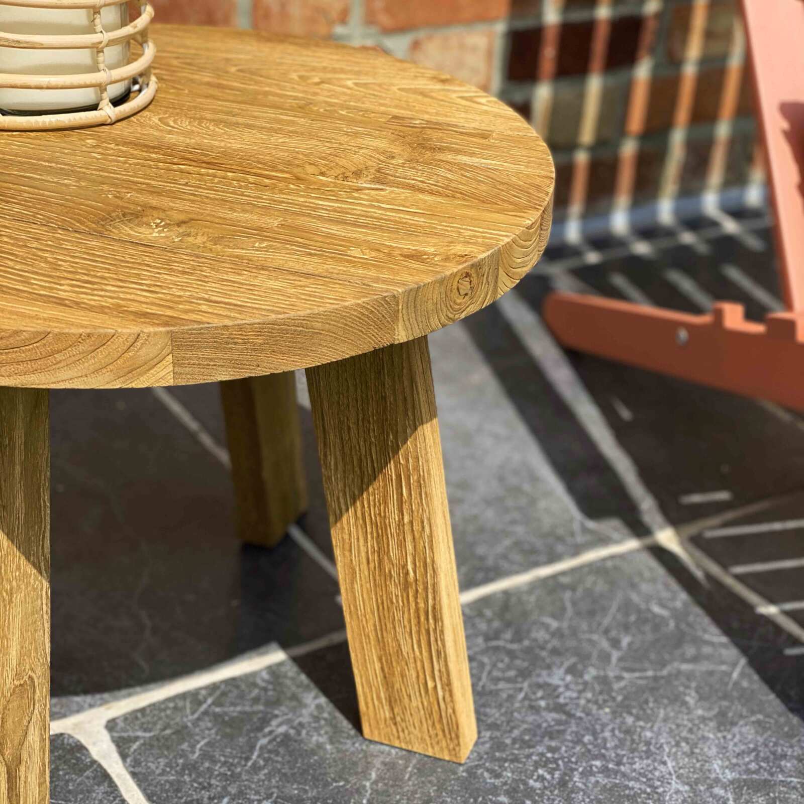 Runder Garten Couchtisch aus massivem recyceltem Teakholz Runder Garten Couchtisch aus massivem recyceltem Teakholz