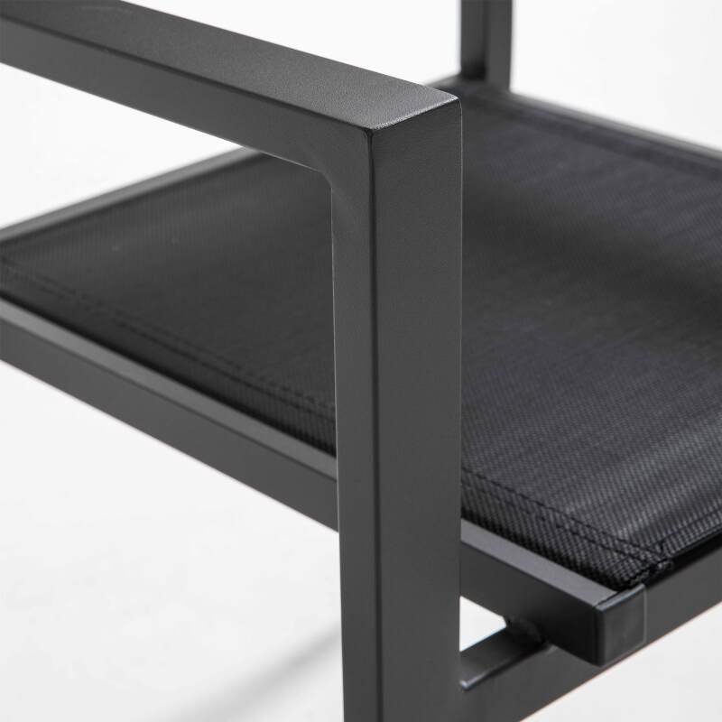 2 Gartenstühle mit schwarzen Armlehnen aus Aluminium und Textilene (3/7)