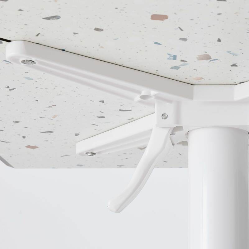 60 x 60 cm großer laminierter Liegetisch mit weißem Untergestell und Metallstühlen