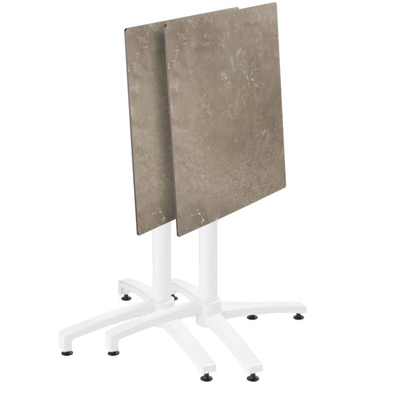 70 x 70 cm großer laminierter Liegetisch mit weißem Untergestell und Metallstühlen