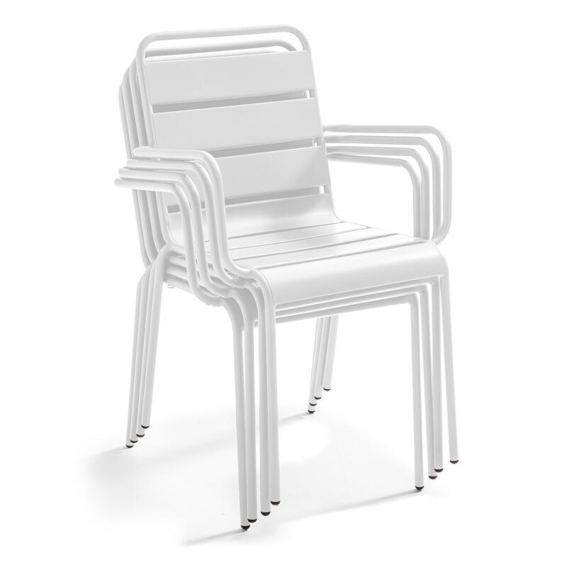 70 x 70 cm großer laminierter Liegetisch mit weißem Untergestell und Metallstühlen