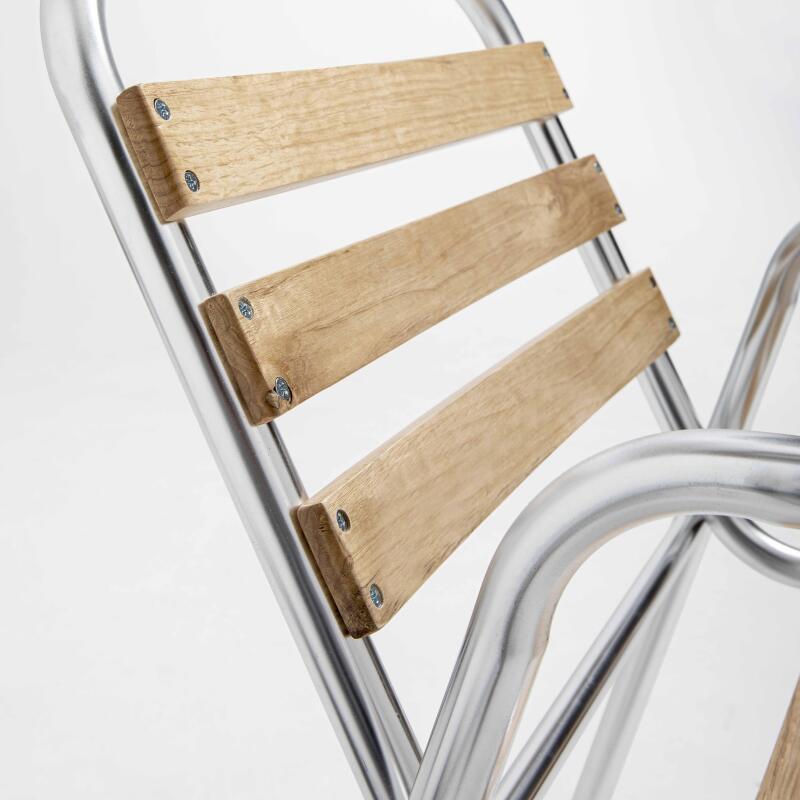 Gartenstuhl mit Armlehnen aus Holz und Aluminium