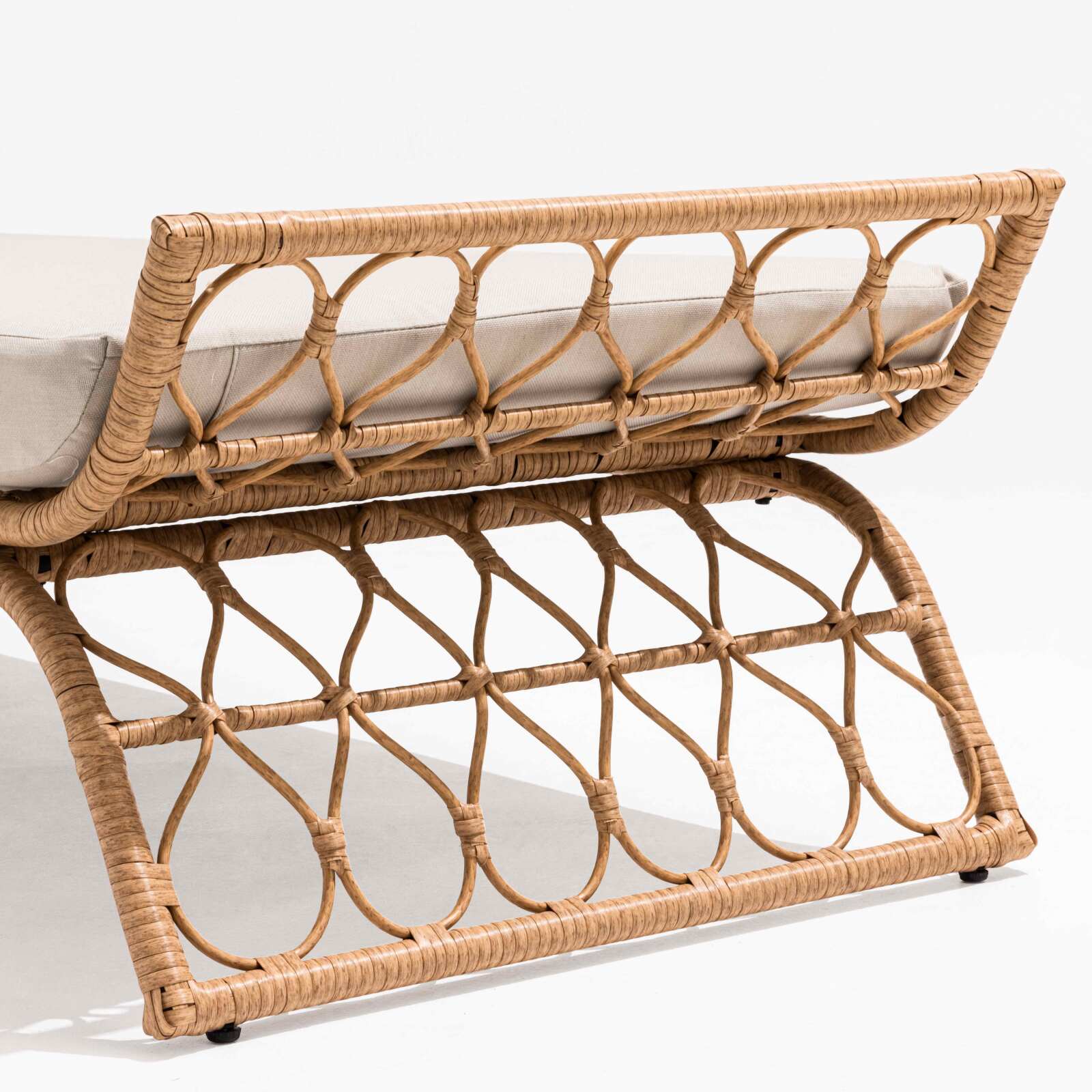 Gartenbank aus geflochtenem Kunstharz